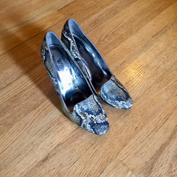 Snakeskin Worthington Heels - Picture 1 of 4